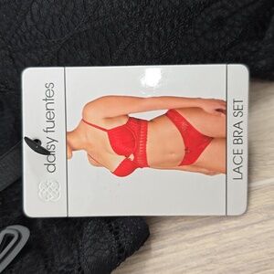 Daisy Fuentes Black Lace Push Up Bra Thong Panty Set NWT